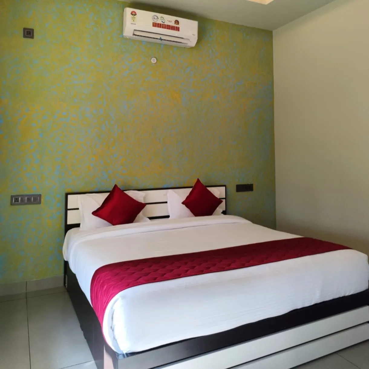 Image 1 of room of three bedroom villa