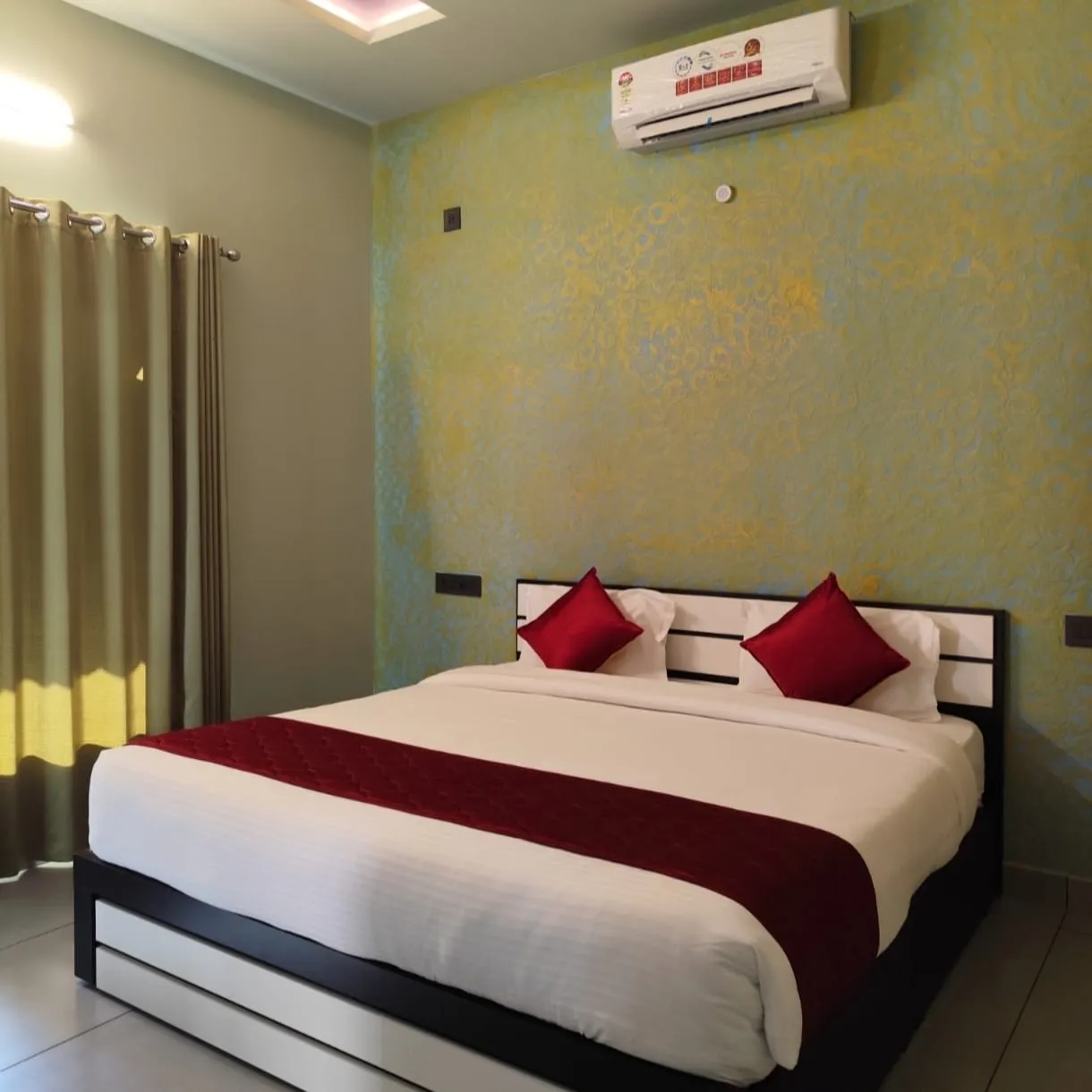 Image 2 of room of three bedroom villa