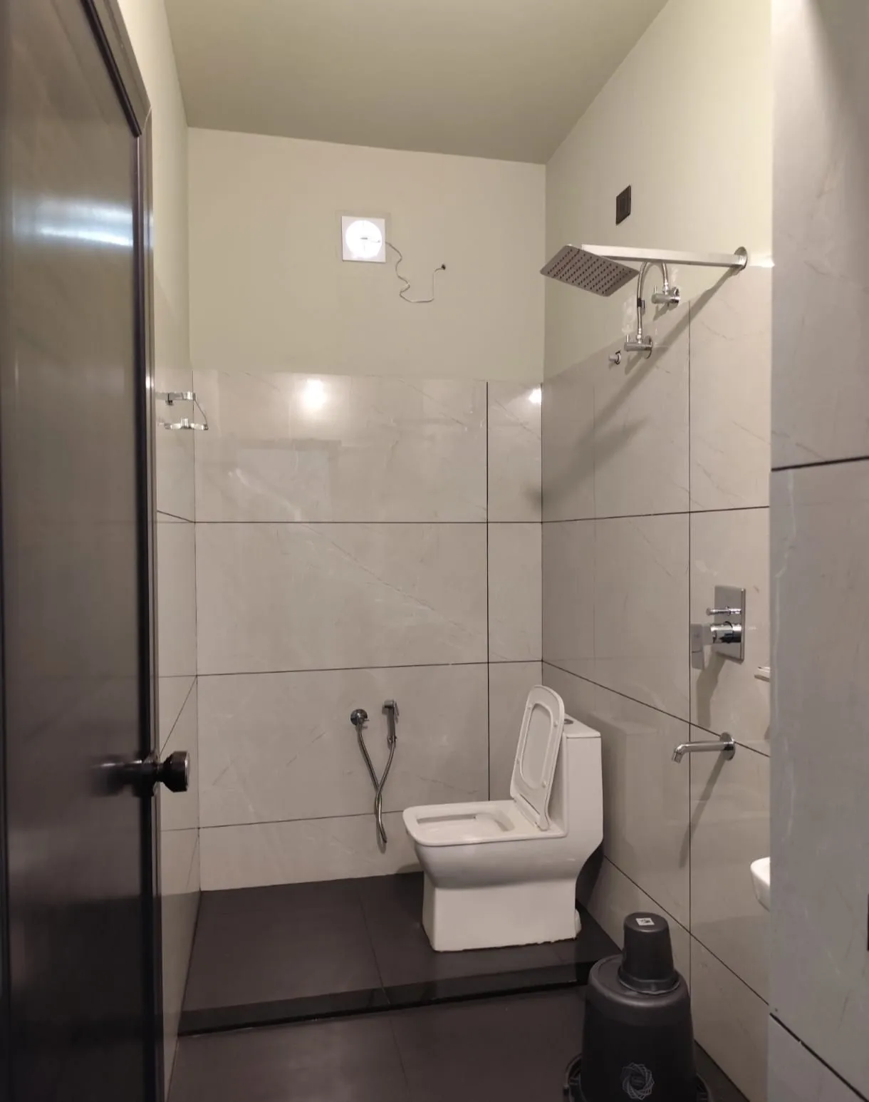 Image 4 of washroom