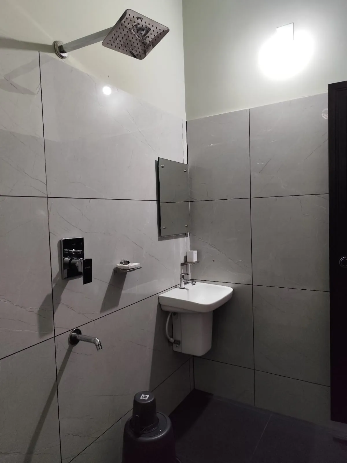 Image 9 of washroom